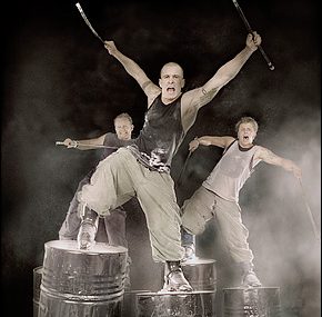 Κερδίστε προσκλήσεις για τους Stomp στο Badminton