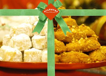 Μελομακάρονα ή Κουραμπέδες από τον Αγαπητό