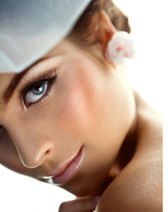 Φωτοανάπλαση & μακιγιάζ προσώπου στο Physical Beauty με μόλις 15€