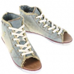 Γόβες, μπότες και πέδιλα Ash σε Προσφορά