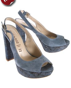 Γυναικεία παπούτσια σε προσφορά