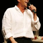 Κερδίστε προσκλήσεις για την παράσταση του Γιάννη Μπέζου "Μέσα από τα φύλλα της καρδιάς"