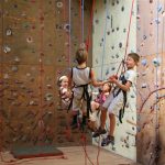 Διαγωνισμός in.gr με δώρο προσκλήσεις για αναρρίχηση στο "The Wall" στην Παλλήνη