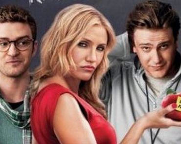 Διαγωνισμός cosmo.gr με δώρο συλλεκτικά T-shirts της ταινίας "Άτακτη Καθηγήτρια"