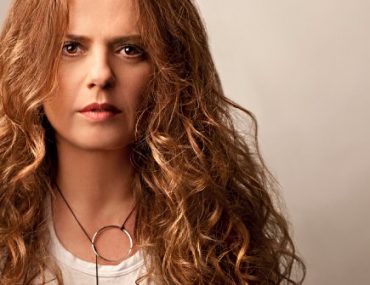 Κερδίστε προσκλήσεις για την Τσαλιγοπούλου στο ανοιχτό θέατρο του Αλσους Βείκου