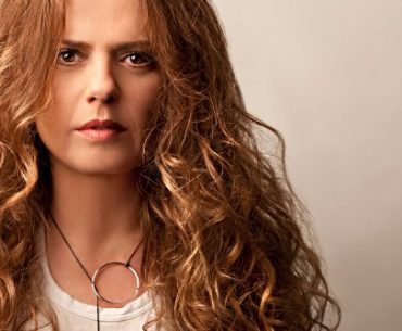 Κερδίστε προσκλήσεις για την Τσαλιγοπούλου στο ανοιχτό θέατρο του Αλσους Βείκου