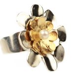 Προσφορές Σεπτεμβρίου σε δαχτυλίδια & καρφίτσες από το theodorajewellery.com