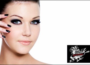 Ένα spa manicure και ένα spa pedicure με ημιμόνιμο βερνίκι καθώς και καθαρισμός - σχηματισμός φρυδιών στο BEAUTIQUE με μόλις 17 Ευρώ