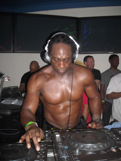 diagonismoi-clubber-kerdiste-proskliseis Timmy Regisford
