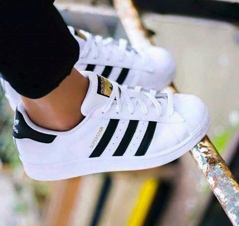 Διαγωνισμός UrbanRadion με δώρο Adidas Superstar