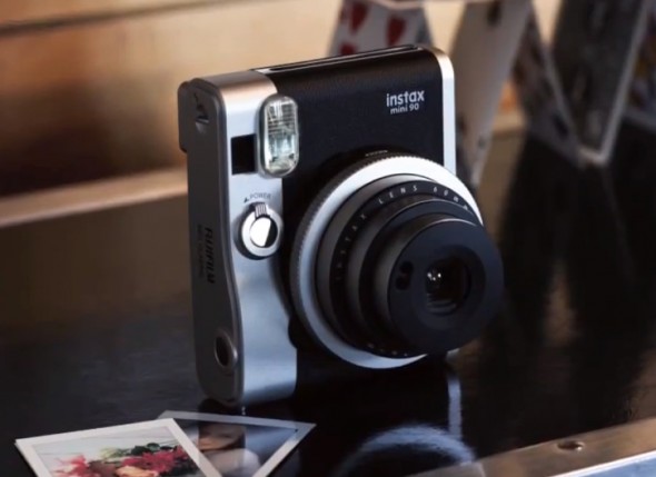 Διαγωνισμός Penna με δώρο instax mini 90