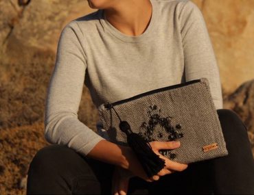 Διαγωνισμός in the closet με δώρο χειροποίητο clutch