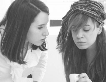 Κερδίστε 3 ΔΙΠΛΕΣ προσκλήσεις για τη θεατρική παράσταση «Ποιος Ανακάλυψε την Αμερική» στο Θέατρο Αβατον την Δευτέρα 4/12