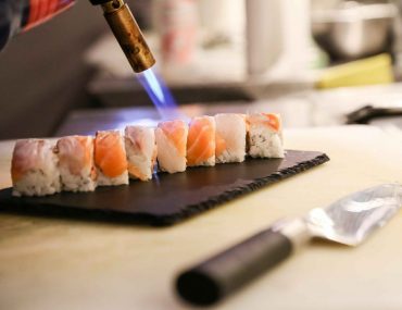 Διαγωνισμός being με δώρο τραπέζι στο Yuzu sushi bar & More