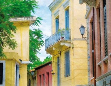 To Pio Makri Taksidi