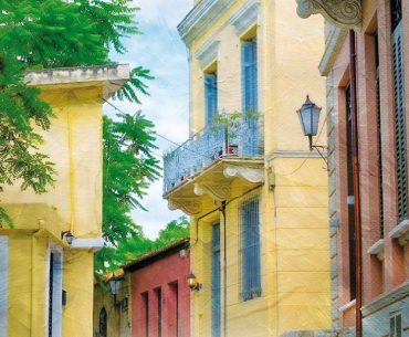 To Pio Makri Taksidi