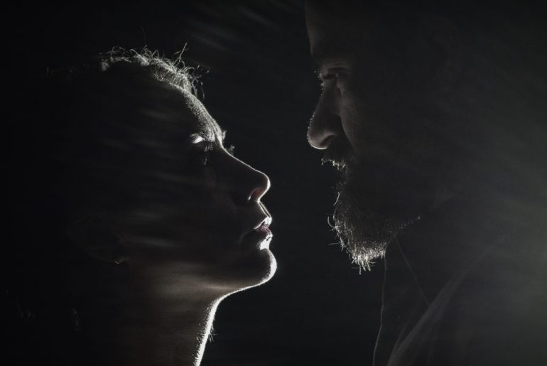 Κερδίστε διπλές προσκλήσεις για την παράσταση «zyklon ή Το Πεπρωμένο» του Θανάση Τριαρίδη στο Faust, Αθήνα