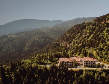 ΚΕΡΔΙΣΤΕ ΕΝΑ ΤΡΙΗΜΕΡΟ ΟΙΚΟΓΕΝΕΙΑΚΩΝ ΔΙΑΚΟΠΩΝ ΣΤΟ Crystal Mountain Hotel