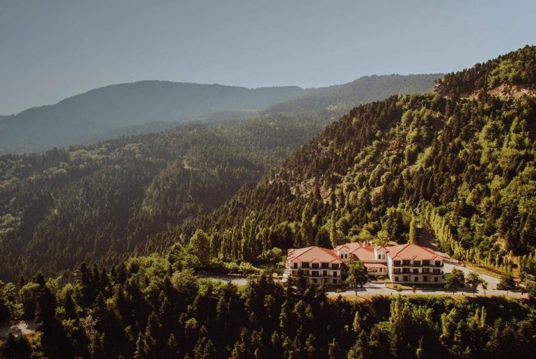 ΚΕΡΔΙΣΤΕ ΕΝΑ ΤΡΙΗΜΕΡΟ ΟΙΚΟΓΕΝΕΙΑΚΩΝ ΔΙΑΚΟΠΩΝ ΣΤΟ Crystal Mountain Hotel