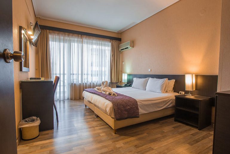 Johns Hotel Dwmatio Diagwnismos Egnomi 215