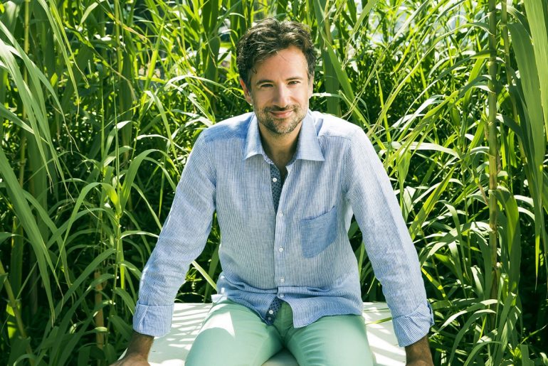 Kostis Maraveyas 1200