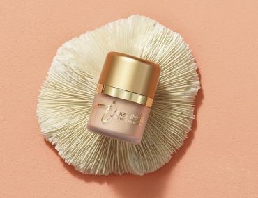Διαγωνισμός ELLE με δώρο 4 αντιηλιακά Powder-Me SPF Dry