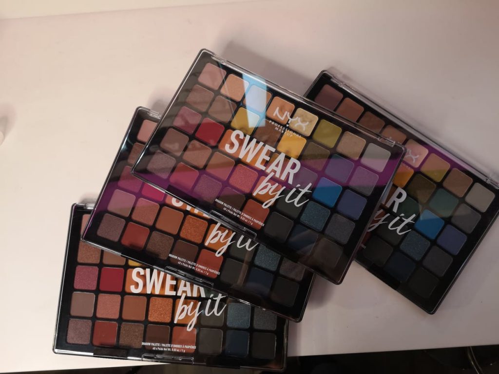 Διαγωνισμός s4sisterstyle με δώρο 4 παλέτες σκιών Swear by it