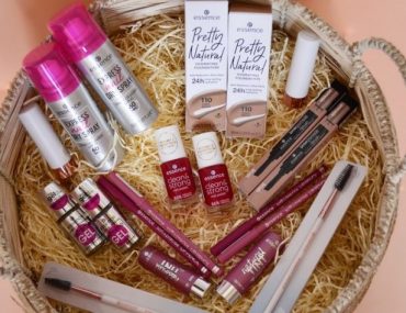 Just Glamorous 2 770x515